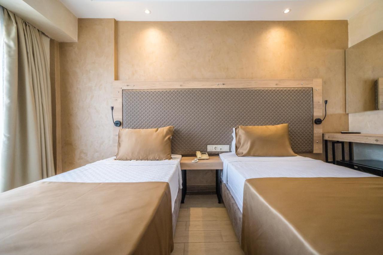 Point Beach Hotel 马尔马里斯 外观 照片