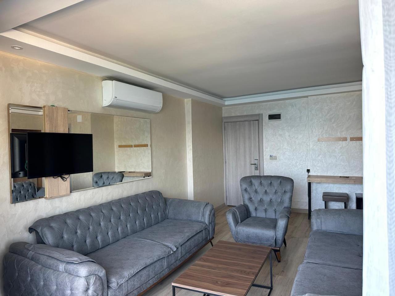 Point Beach Hotel 马尔马里斯 外观 照片