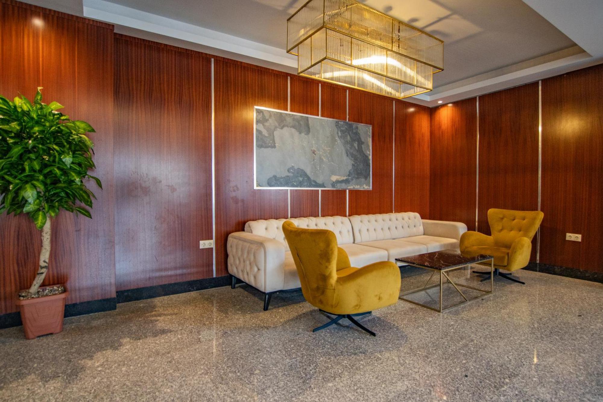 Point Beach Hotel 马尔马里斯 外观 照片