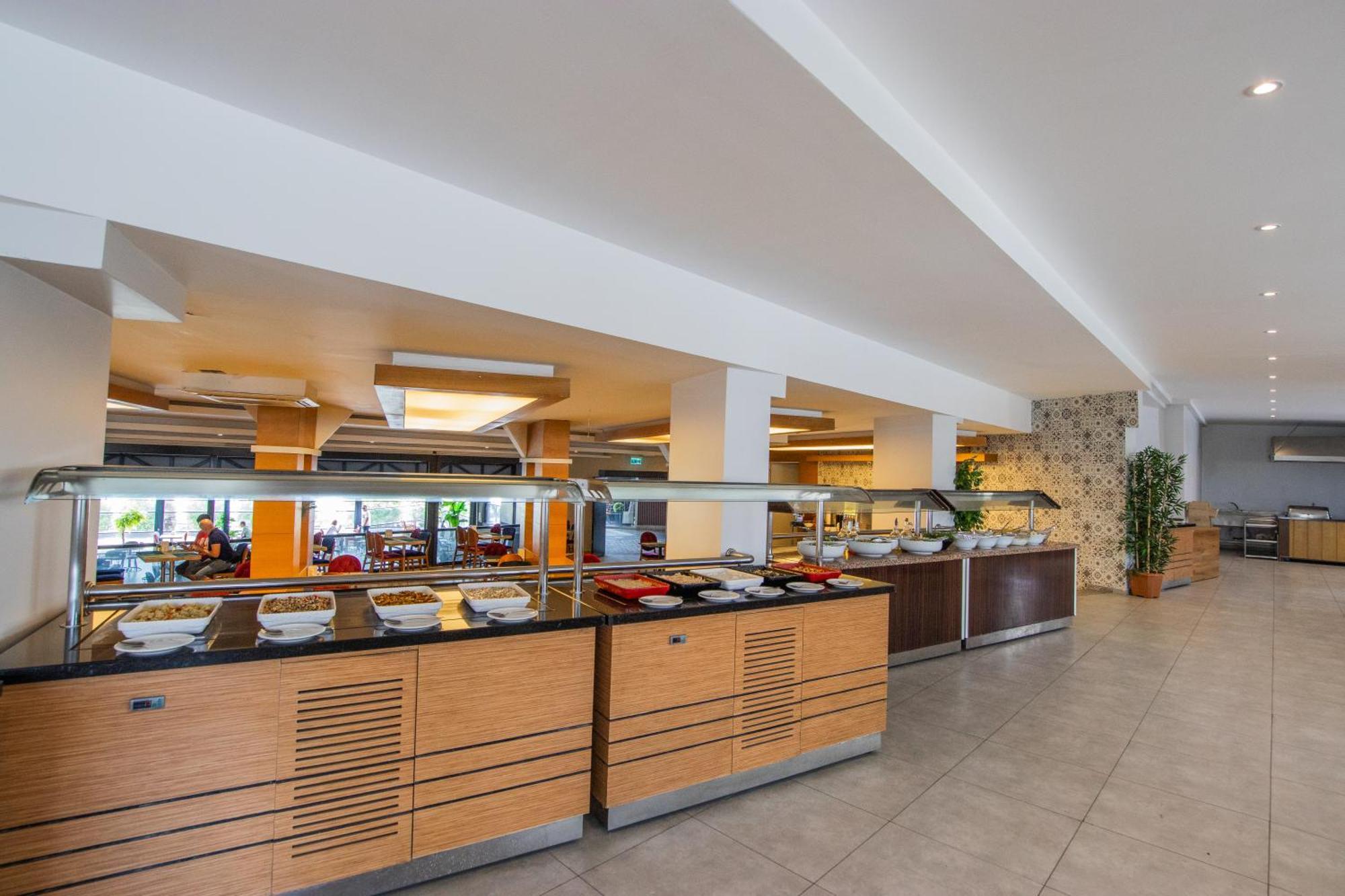 Point Beach Hotel 马尔马里斯 外观 照片